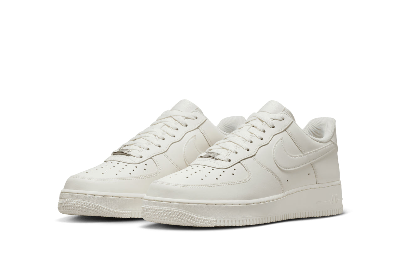 Nike Air Force 1 '07 gallery image 2
