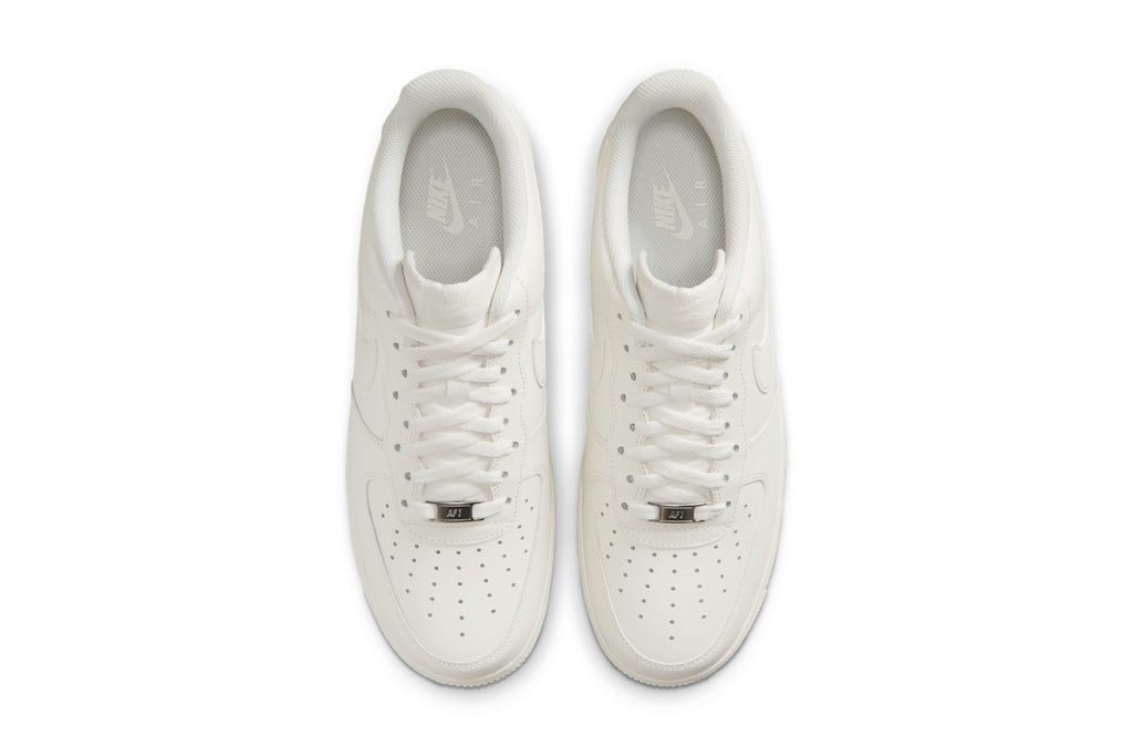 Nike Air Force 1 '07 gallery image 3