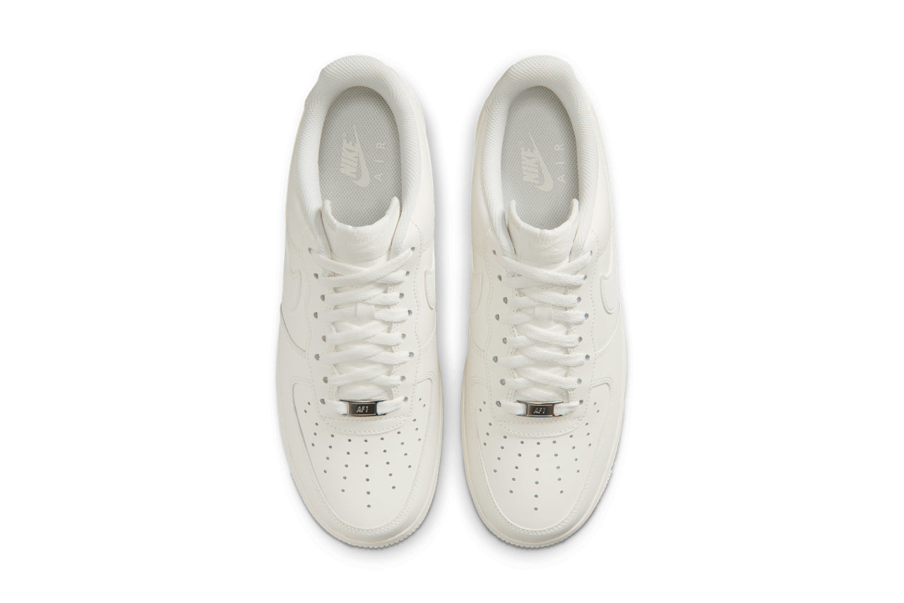 Nike Air Force 1 '07 gallery image 3