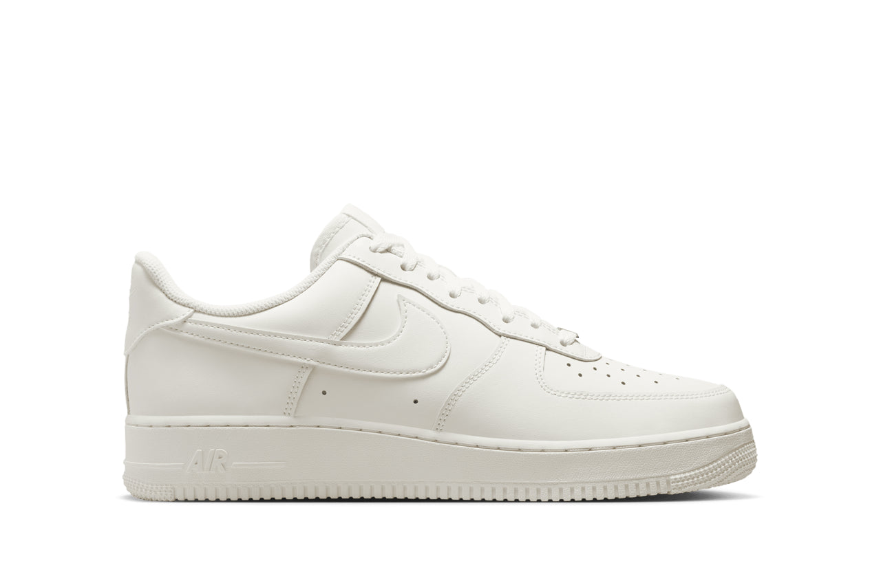 Nike Air Force 1 '07 gallery image 4