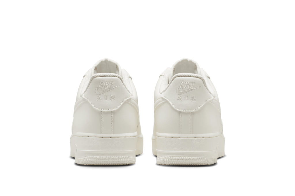 Nike Air Force 1 '07 gallery image 5
